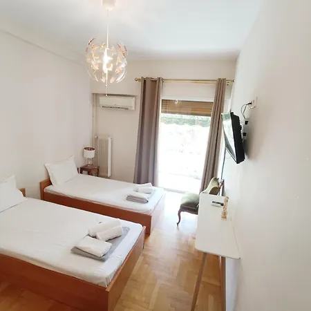 Homely @acropolis Museum Apartment